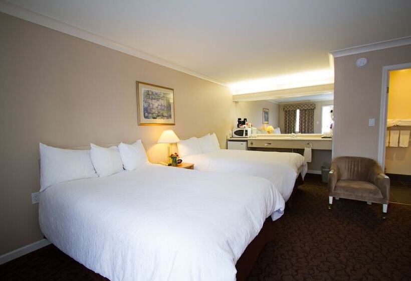 ２ダブルベッドのスタンダードルーム, Glenwood Inn & Suites