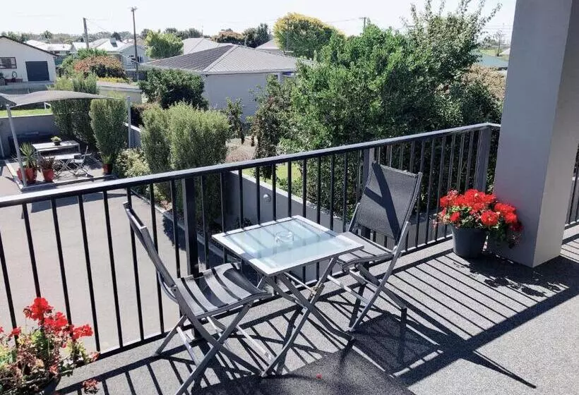 スーペリアスタジオ, Oamaru Motor Lodge