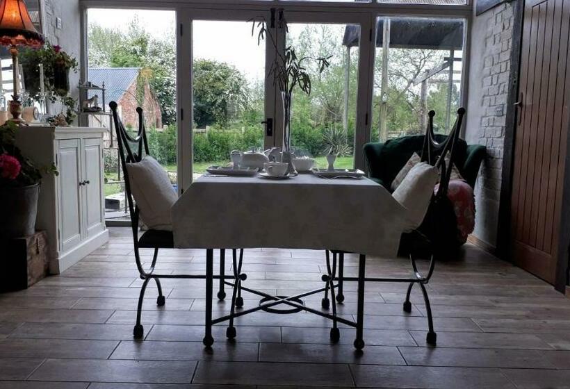 家庭间, The Byre North End Farm