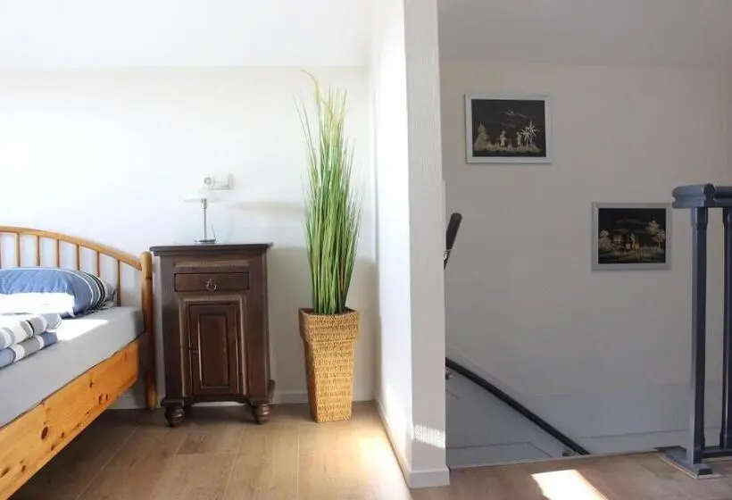 スタンダードトリプルルーム, Logement De Garage