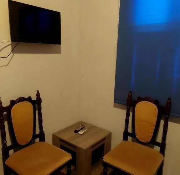 اتاق استاندارد یک نفره, Cottage Heights