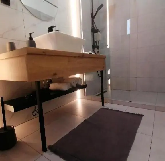 ファミリールーム, Cozy Rooms Toplita