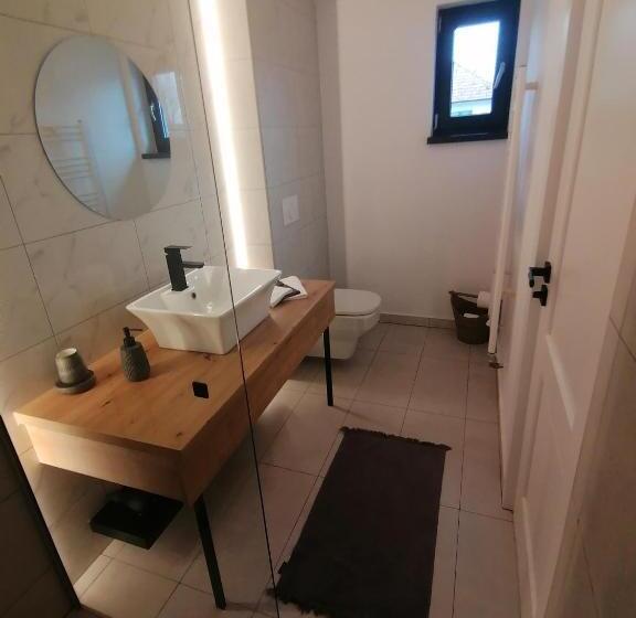 اتاق خانوادگی, Cozy Rooms Toplita