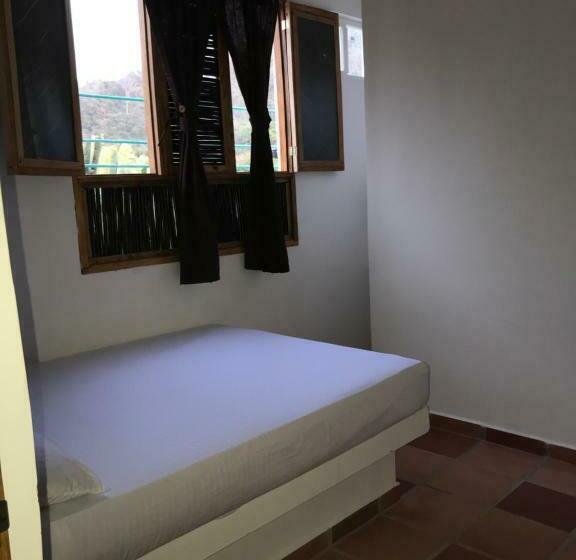 标准间带山景, Donama River