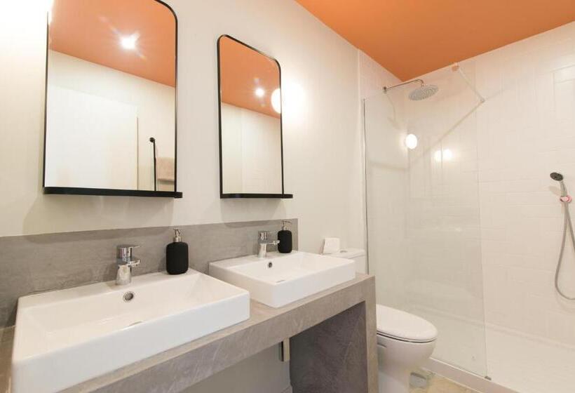 Люкс Deluxe Кровать Кинг, Casa Rosa Villa With Pool In Olhao Centre
