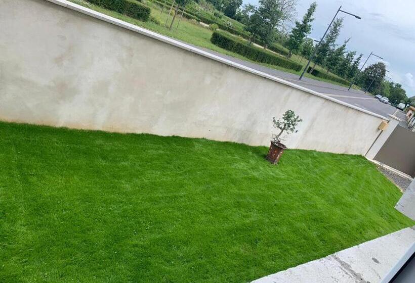 家庭间, Olga Chambre D Hote