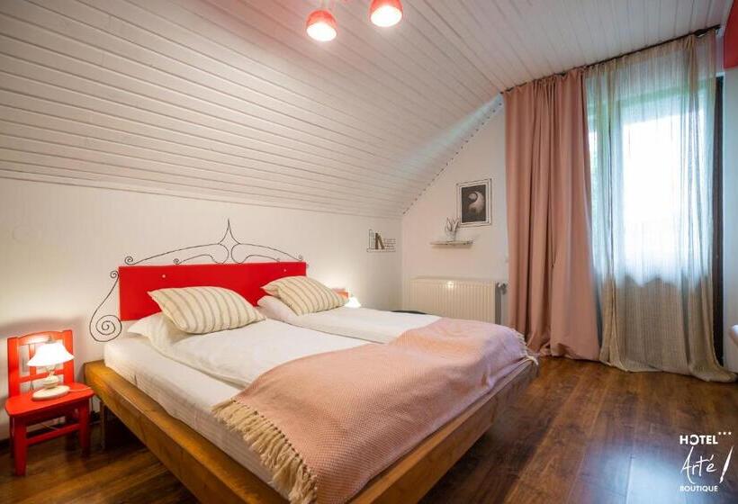 Полулюкс с Балконом, Art E Boutique Rooms