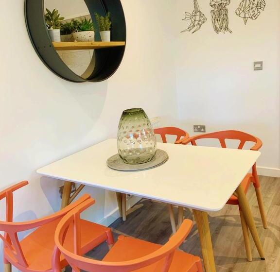 침실 2개 주택, Waveside Waterside With Hot Tubresort Poolgym