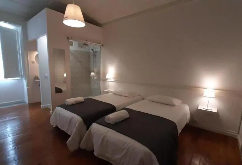اتاق استاندارد, A Casa Do Tenente