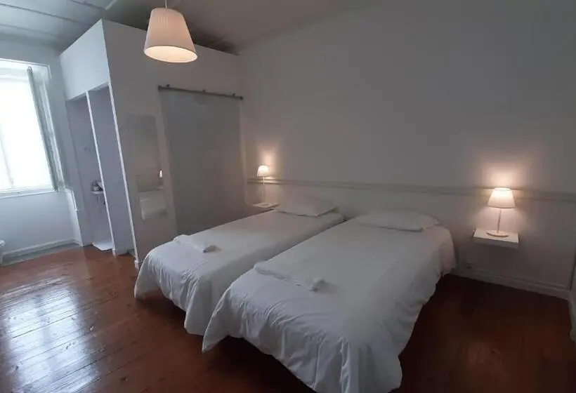 اتاق استاندارد, A Casa Do Tenente