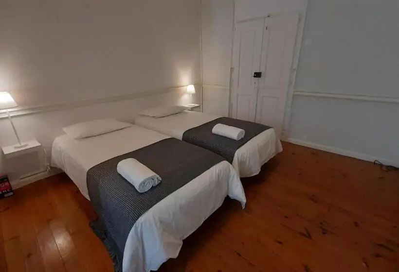 اتاق استاندارد, A Casa Do Tenente