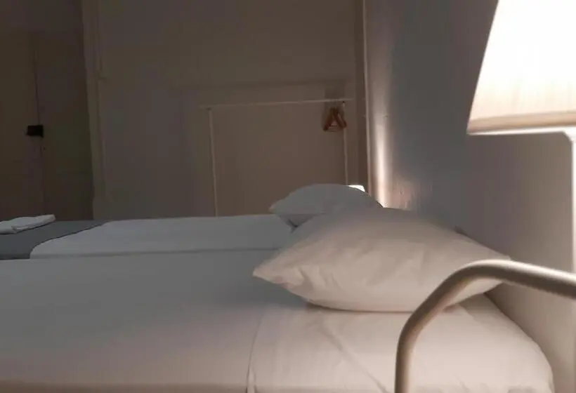 اتاق استاندارد چهار تخته, A Casa Do Tenente