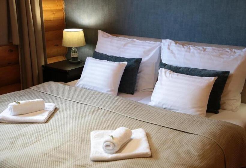 غرفة قياسية مزوَّدة بشُرفة, Székelyföld Fogadó