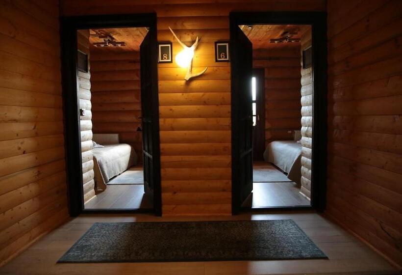 غرفة قياسية مزوَّدة بشُرفة, Székelyföld Fogadó