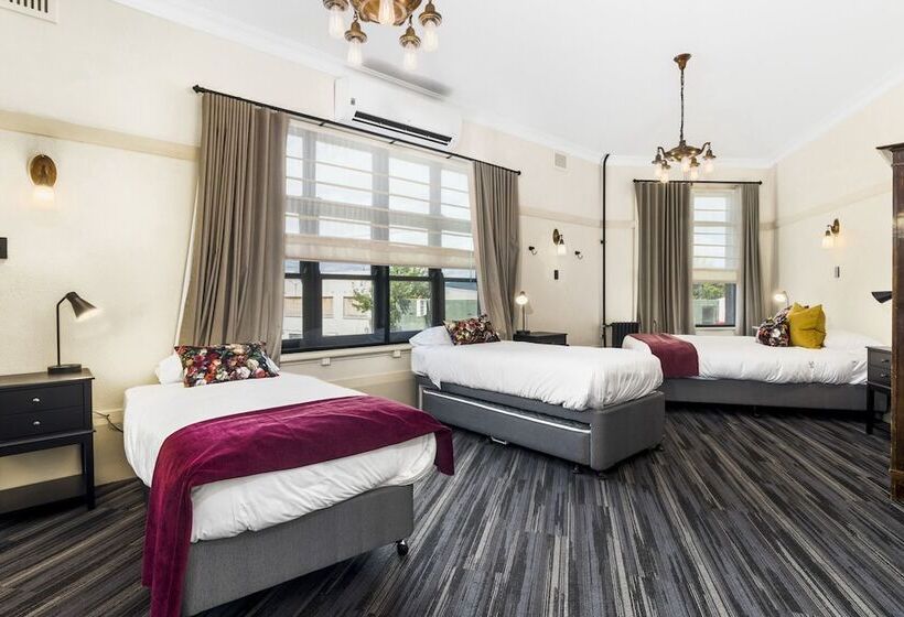 اتاق خانوادگی با سرویس بهداشتی مشترک, Queanbeyan Canberra