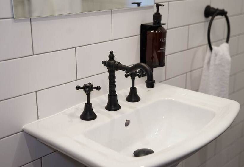 اتاق استاندارد با تخت بزرگ, Queanbeyan Canberra