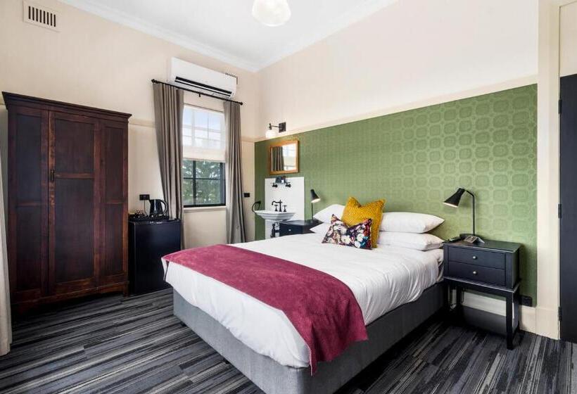 اتاق استاندارد با سرویس بهداشتی مشترک, Queanbeyan Canberra