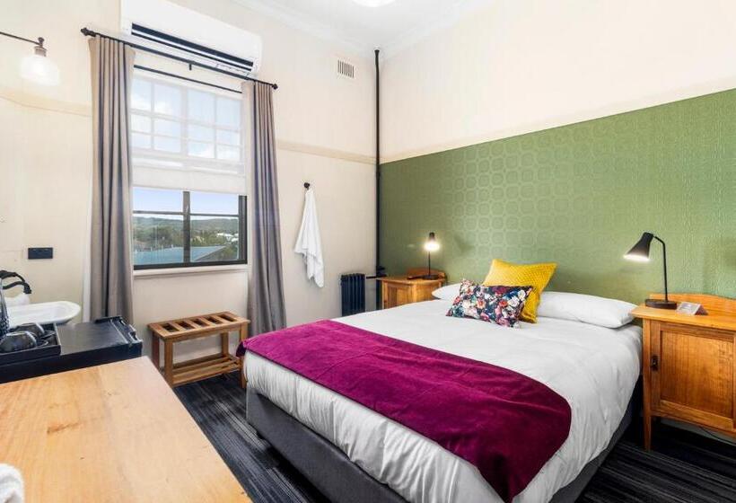 اتاق استاندارد با سرویس بهداشتی مشترک, Queanbeyan Canberra