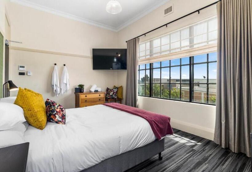 اتاق استاندارد با سرویس بهداشتی مشترک, Queanbeyan Canberra