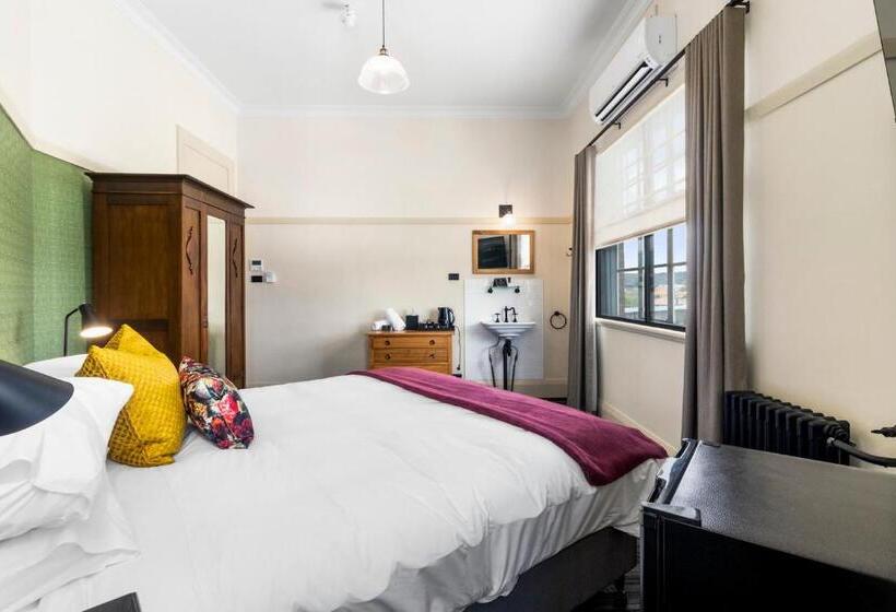 اتاق استاندارد با سرویس بهداشتی مشترک, Queanbeyan Canberra