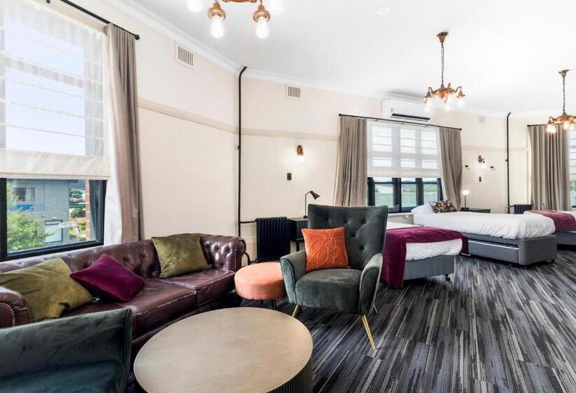 اتاق خانوادگی با سرویس بهداشتی مشترک, Queanbeyan Canberra