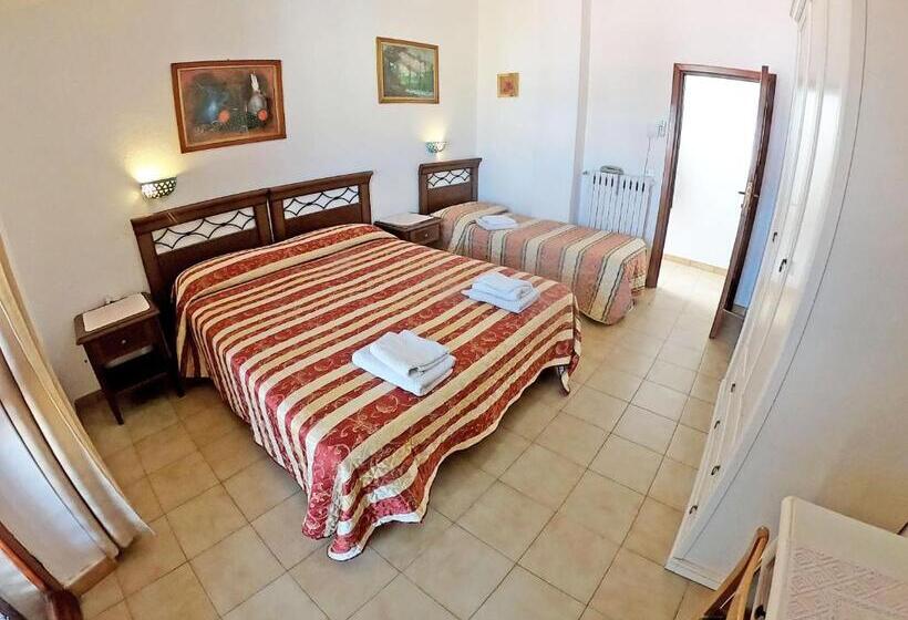 Standard room with outdoor bath, Gallura