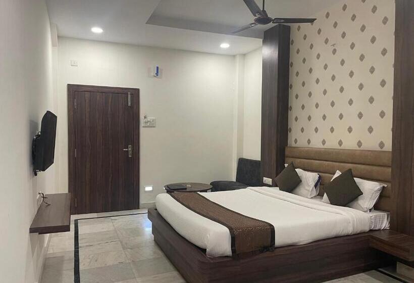 חדר סטנדרט, Royal Embassy