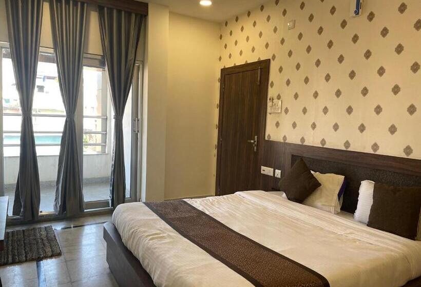 חדר דלוקס יחיד, Royal Embassy