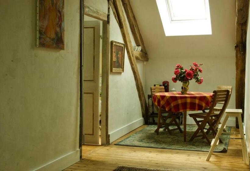 חדר משפחתי, Yxie   Manoir Des Arts