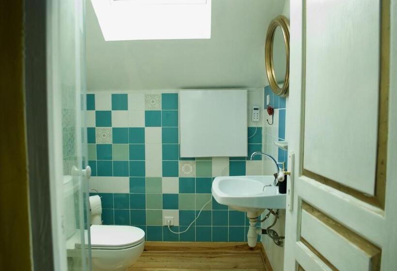 חדר משפחתי, Yxie   Manoir Des Arts