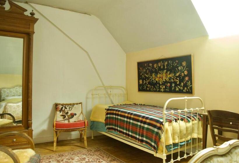 חדר משפחתי, Yxie   Manoir Des Arts