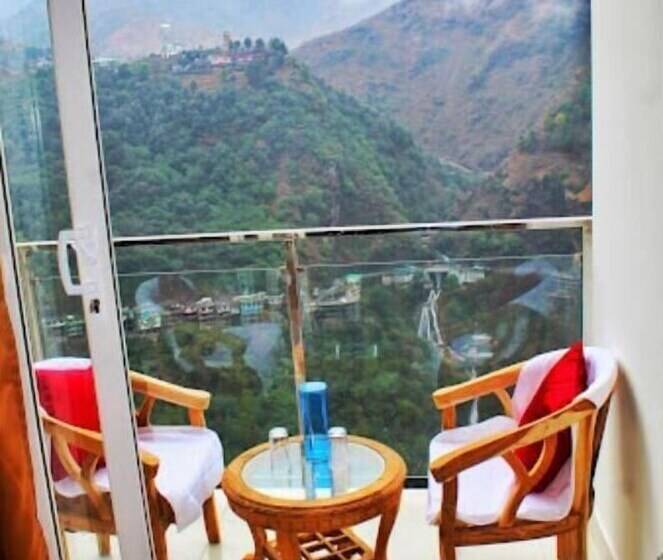 غرفة ديلوكس, The Belmount