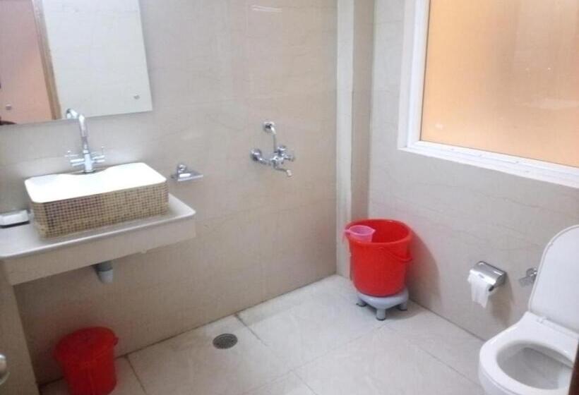 غرفة عائلية, The Belmount