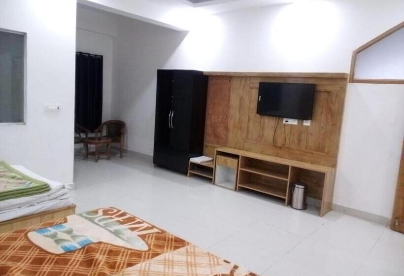 غرفة عائلية, The Belmount