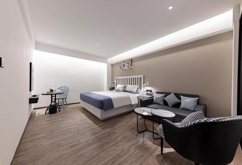 家庭间, 银座精宿酒店   济南泺源大街泉城广场宽厚里店