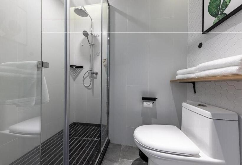 家庭间, 银座精宿酒店   济南泺源大街泉城广场宽厚里店