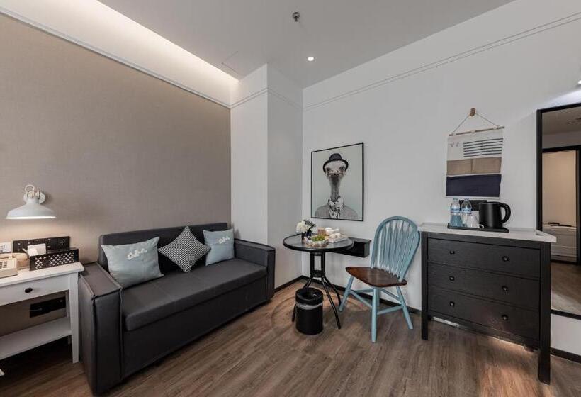 家庭间, 银座精宿酒店   济南泺源大街泉城广场宽厚里店