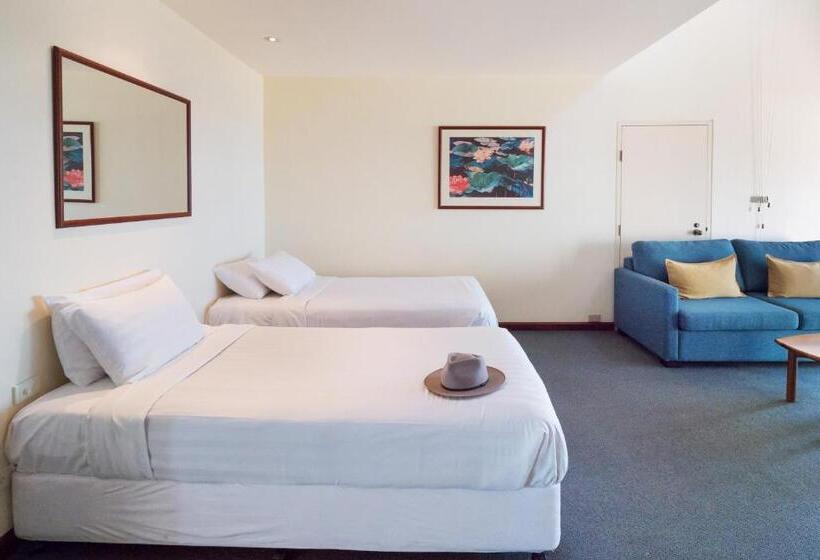 סוויטה עם מרפסת, Beach Hotel Resort