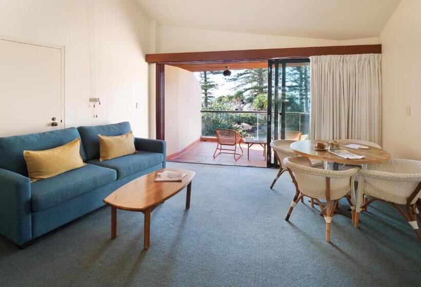 발코니가 있는 스위트, Beach Hotel Resort