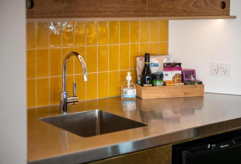 סוויטת פנטהאוז, Beach Hotel Resort