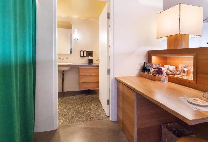 סוויטת סופריור, Beach Hotel Resort