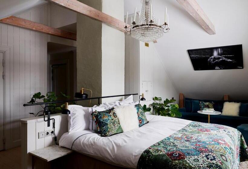 Полулюкс, Görvälns Slott