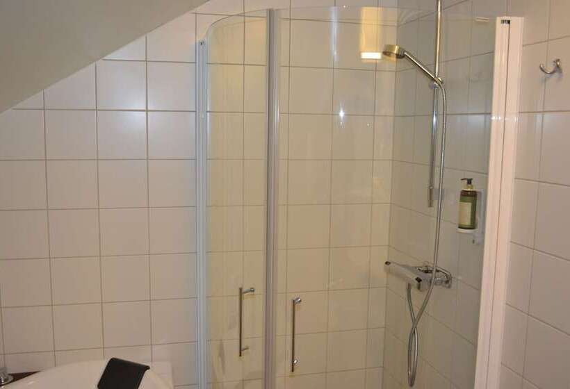 חדר סופריור, L Nostalgi