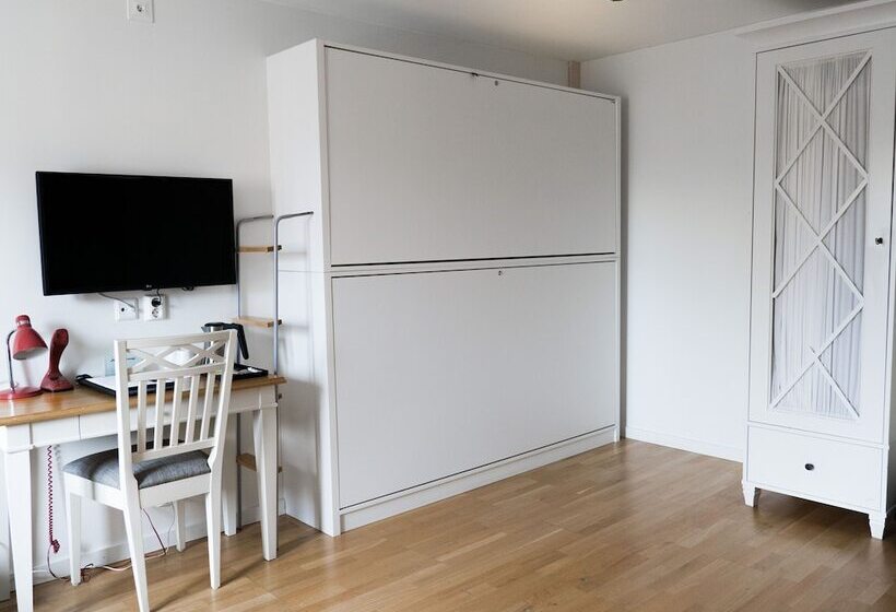 חדר משפחתי, L Nostalgi