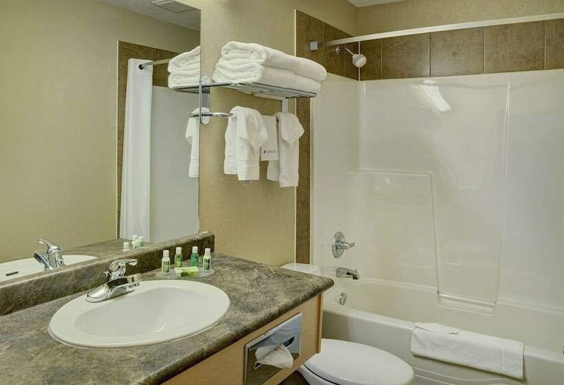 Номер Deluxe, Lakeview Inns & Suites  Fort Nelson