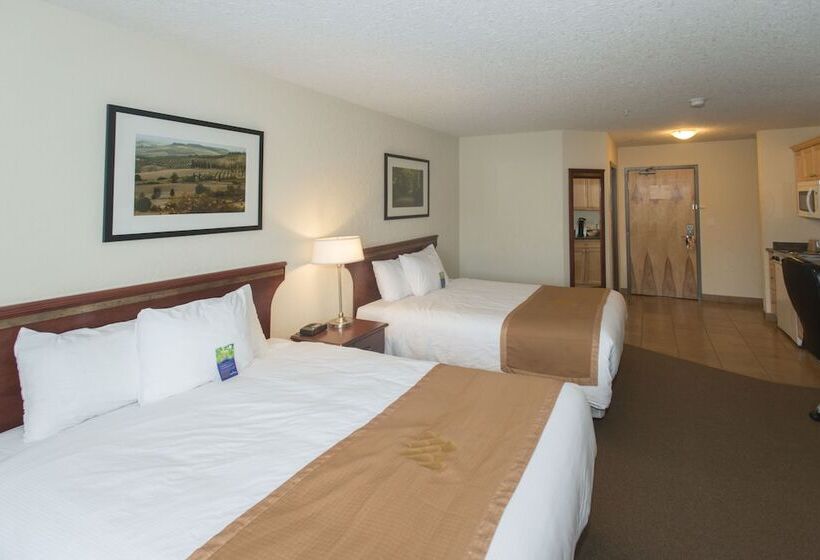 Номер Deluxe, Lakeview Inns & Suites  Fort Nelson