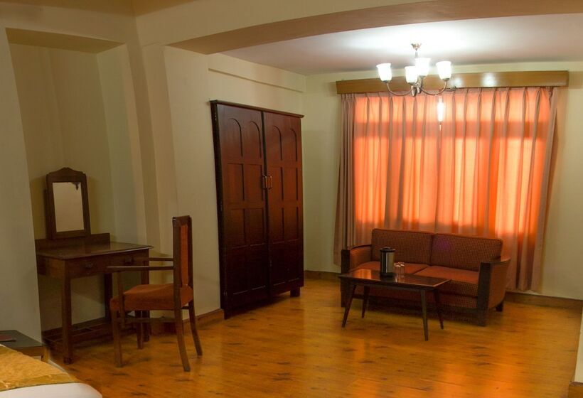 اتاق اکونومی با تخت دوبل, The Pavilion