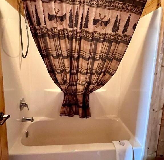 غرفة سوبيريور سرير كينج, Badlands Frontier Cabins