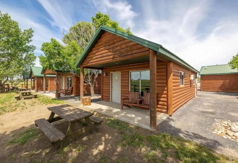 디럭스 룸 킹사이즈 침대, Badlands Frontier Cabins