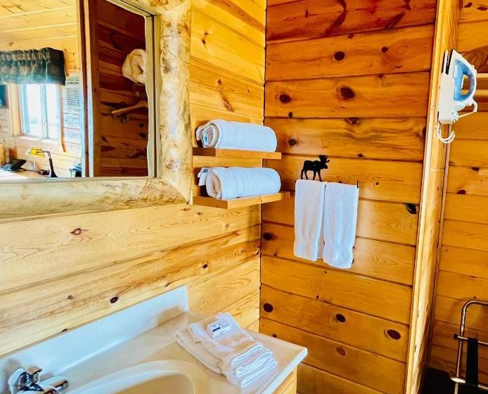 جناح, Badlands Frontier Cabins